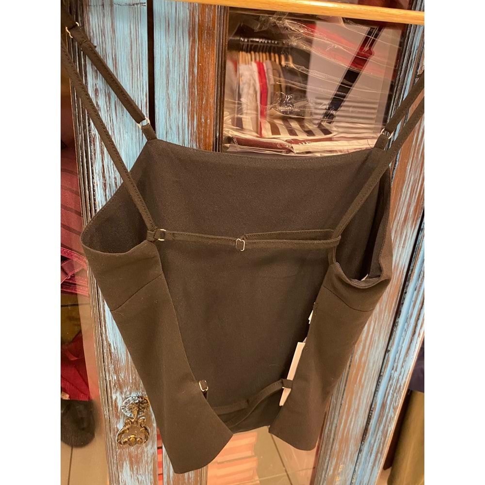 Askılı Sırt Dekolteli Bluz