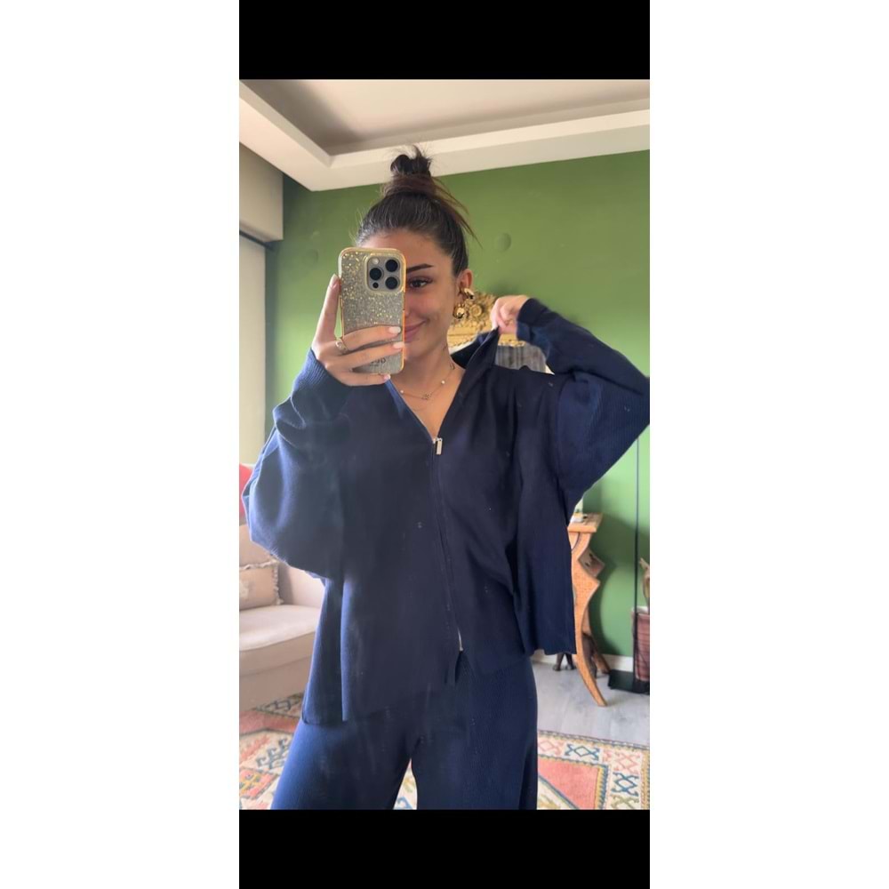 Kapşonlu Triko Takım