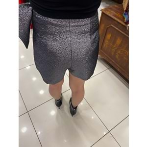 Şortlu Parlak Etek
