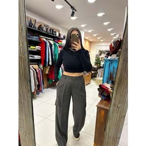 Pileli Yandan Cepli Dökümlü Pantolon