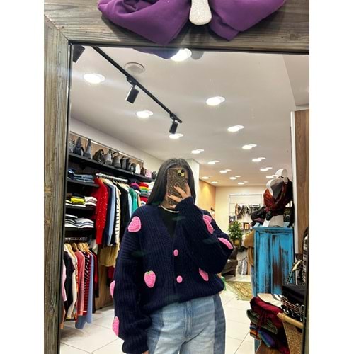 Lacivert Çilekli Hırka