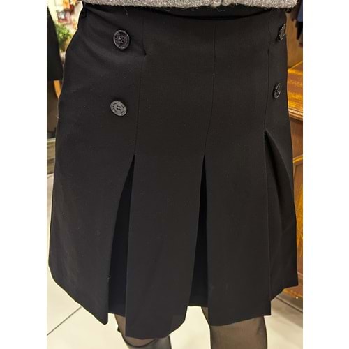 More More Kısa Etek