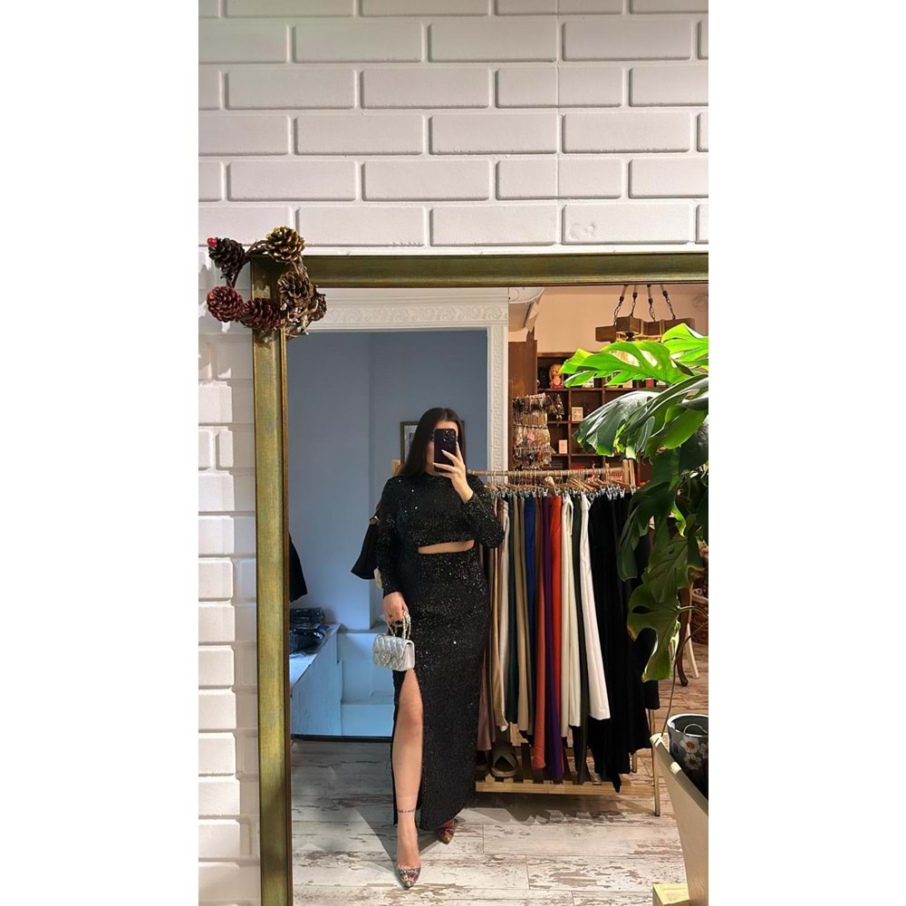 Pul Palet Önü Açık Elbise