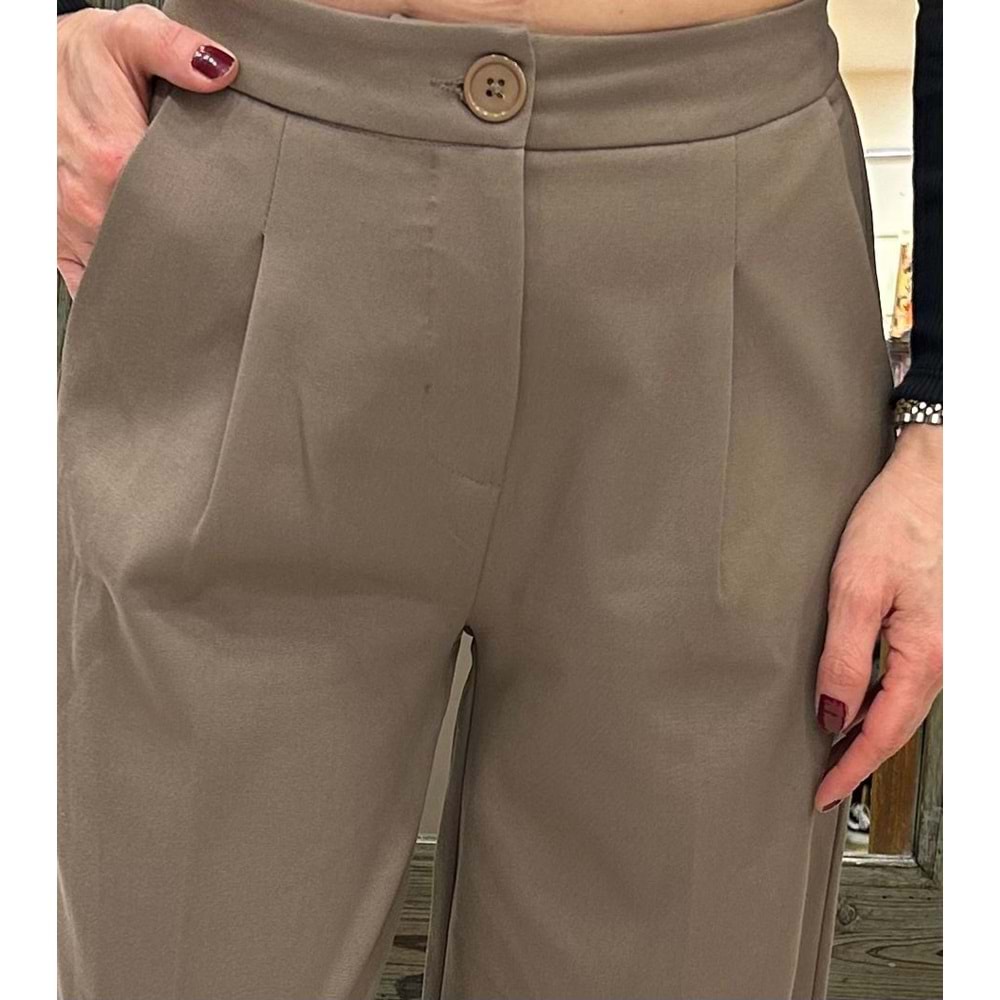 Paçası Geniş Pantolon