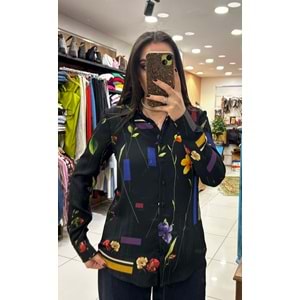 Çiçek Desenli Gömlek.