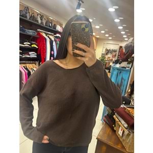 Pamuklu Geniş Yaka Triko